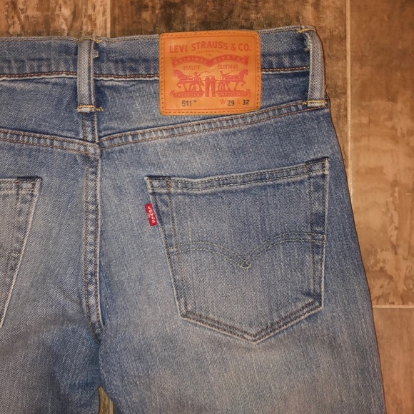 Light Wash Levi’s 511 White Oak Denim Jeans - Picture 3 of 6